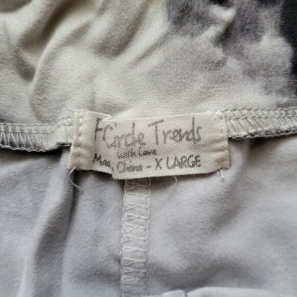 Circle trends xl black white tie dye shorts - Picture 5 of 5